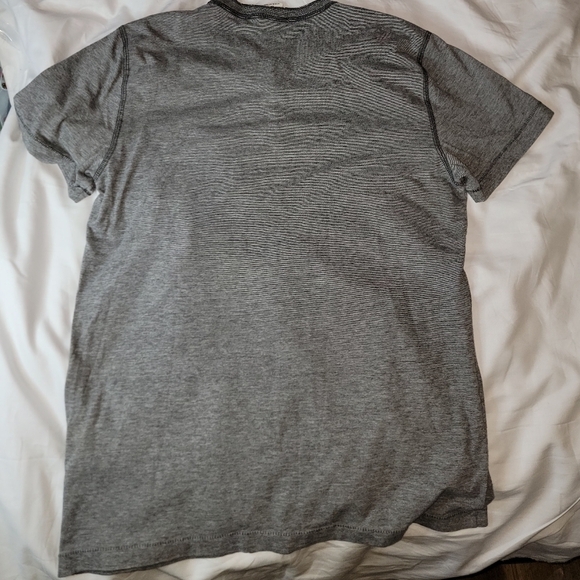 Abercrombie and Fitch Men's Muscle Pocket Tee Size Medium - Picture 3 of 6